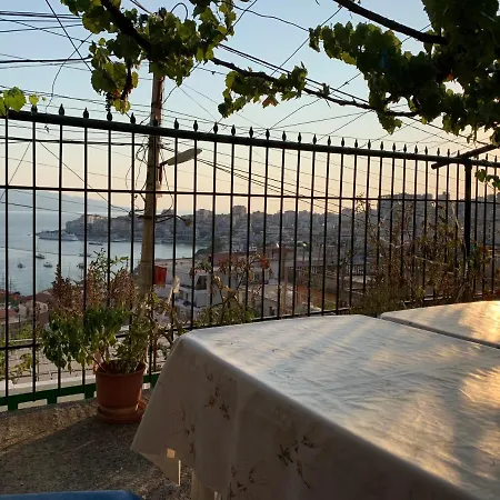 View 2 Διαμέρισμα *